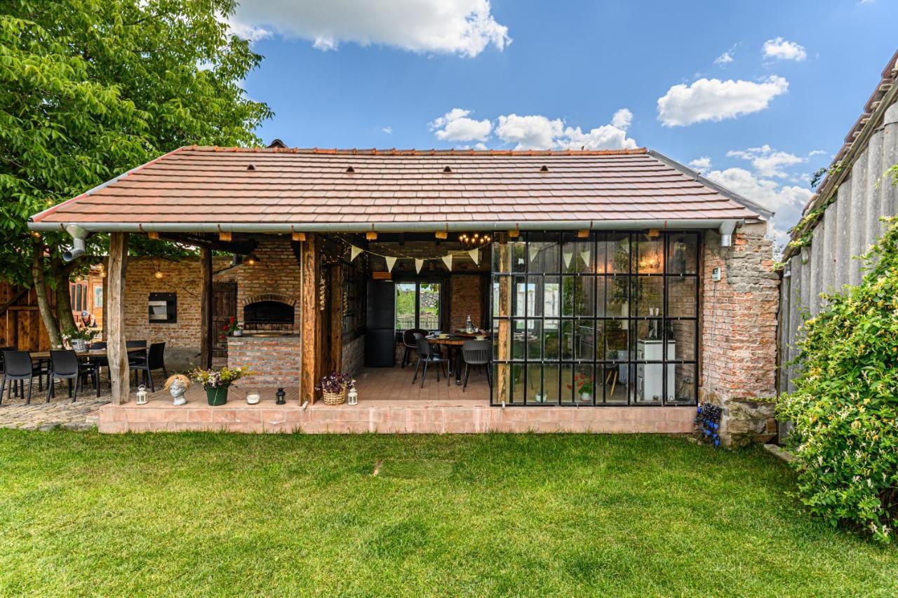 The Good House - Harman Bed & Breakfast Bagian luar foto
