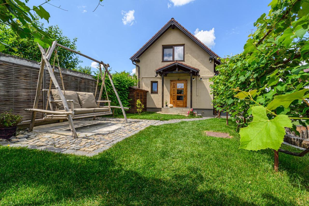 The Good House - Harman Bed & Breakfast Bagian luar foto